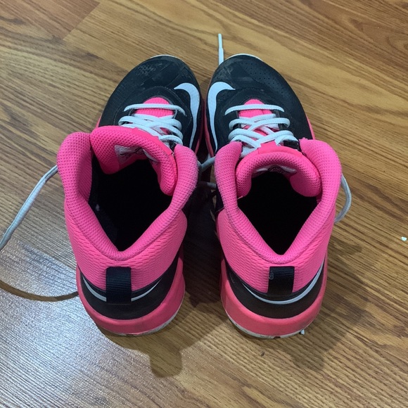 Nike Team Hustle D7 Pink/Black Sneakers. - Picture 2 of 4